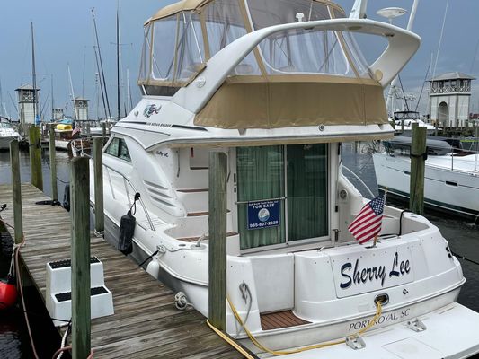 Sea Ray 400 Sedan Bridge - main image
