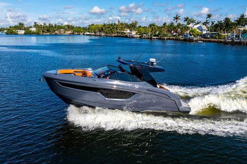 Cruisers Yachts 38 GLS image