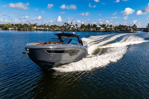 Cruisers Yachts 38 GLS image