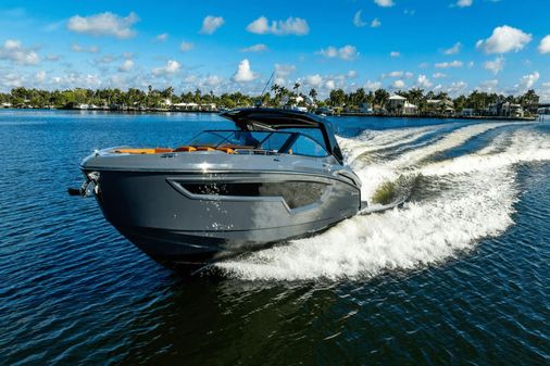 Cruisers Yachts 38 GLS image