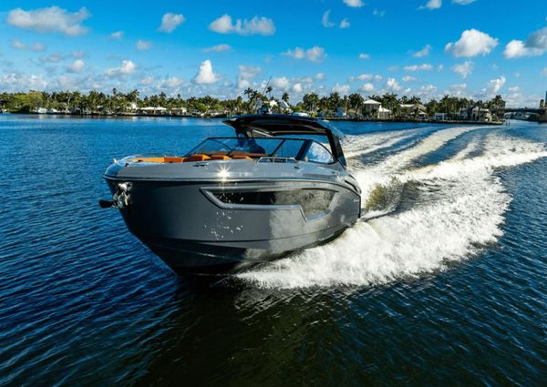 Cruisers Yachts 38 GLS image