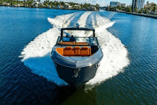 Cruisers Yachts 38 GLS image