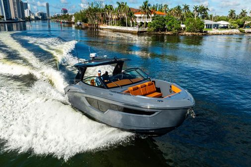 Cruisers Yachts 38 GLS image