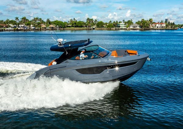 Cruisers Yachts 38 GLS image