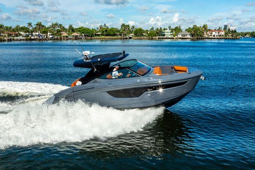 Cruisers Yachts 38 GLS image