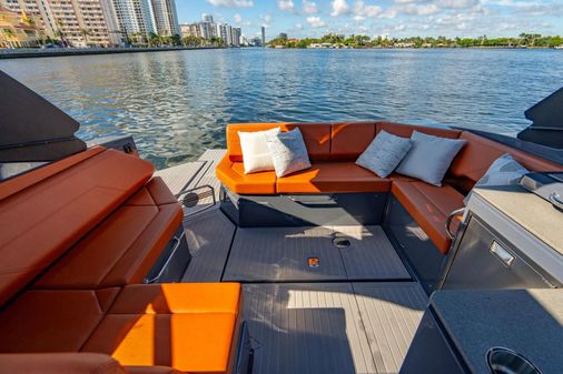 Cruisers Yachts 38 GLS image