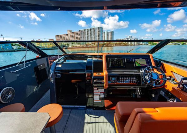 Cruisers Yachts 38 GLS image