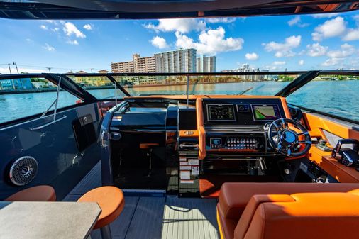 Cruisers Yachts 38 GLS image