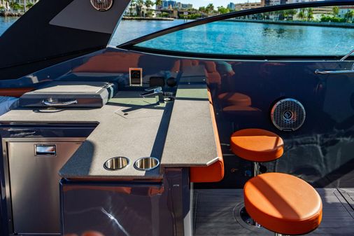 Cruisers Yachts 38 GLS image