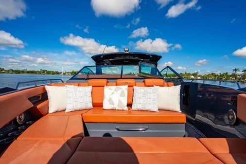 Cruisers Yachts 38 GLS image