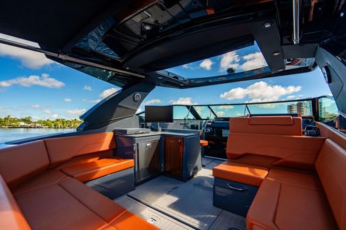 Cruisers Yachts 38 GLS image