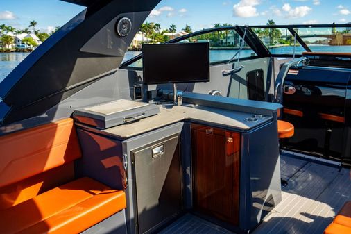 Cruisers Yachts 38 GLS image