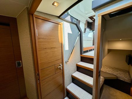 Tiara-yachts F44 image