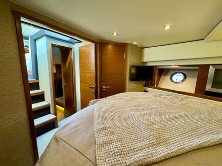 Tiara-yachts F44 image