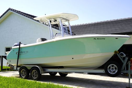 Robalo R230 Center Console image