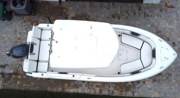 Robalo R230 Center Console image