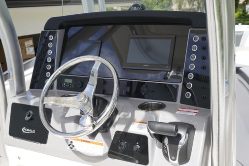 Robalo R230 Center Console image