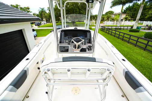 Robalo R230 Center Console image