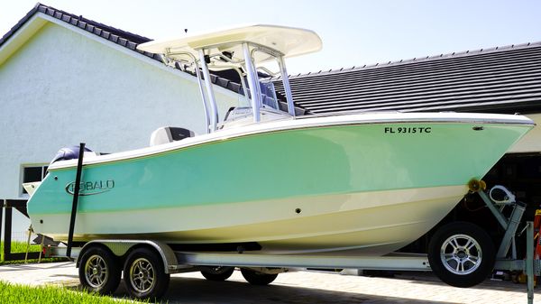 Robalo R230 Center Console 