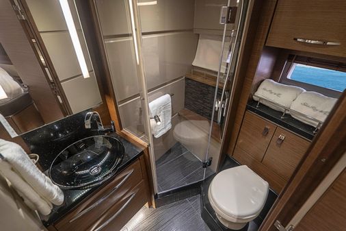 Sea Ray L650 Flybridge image