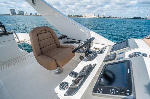 Sea Ray L650 Flybridge image
