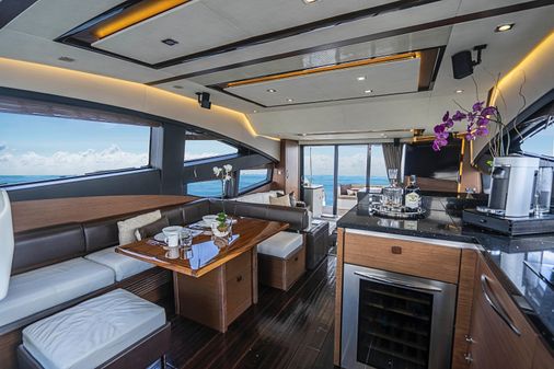 Sea Ray L650 Flybridge image