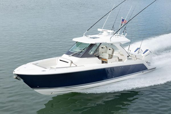 Tiara-yachts 34-LS - main image