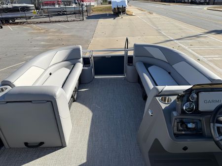 Avalon VENTURE-85-VERSATILE-REAR-BENCH image