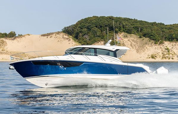 2025 Tiara Yachts 43 LE