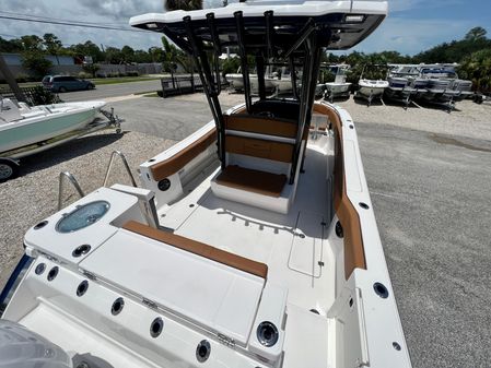 Robalo R270 image