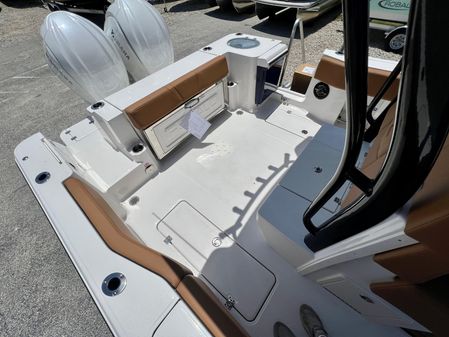 Robalo R270 image