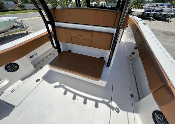 Robalo R270 image