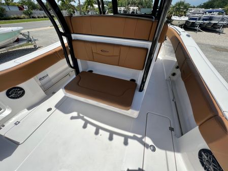 Robalo R270 image