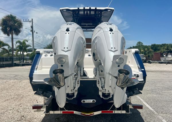 Robalo R270 image