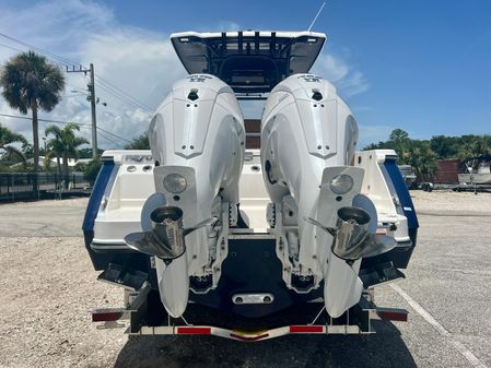 Robalo R270 image