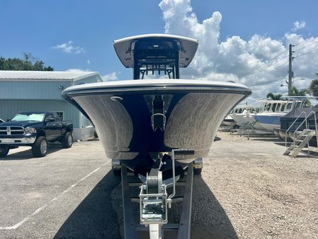 Robalo R270 image