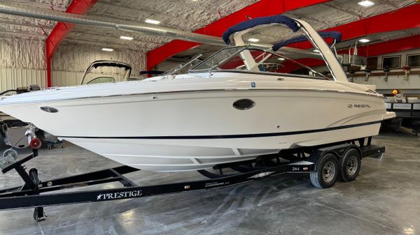 Regal 2700 Bowrider 