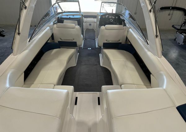 Regal 2700-BOWRIDER image