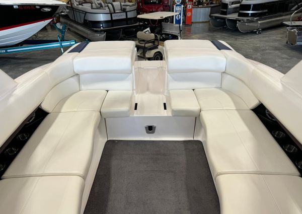 Regal 2700-BOWRIDER image