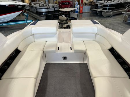 Regal 2700-BOWRIDER image