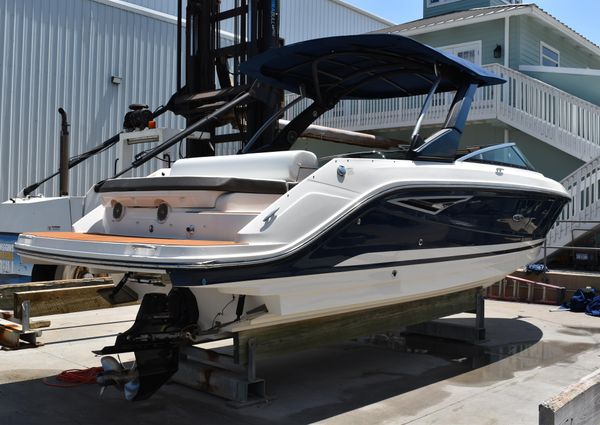 Sea Ray SLX 280 image