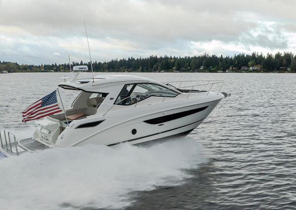 Sea Ray Sundancer 350 Coupe image