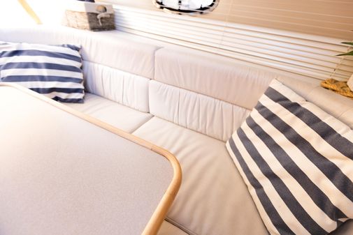 Carver 370 Motor Yacht image