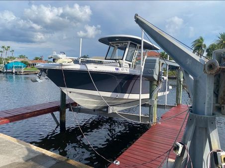 Robalo R272 Center Console image