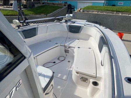 Robalo R272 Center Console image