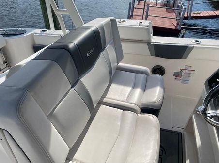 Robalo R272 Center Console image