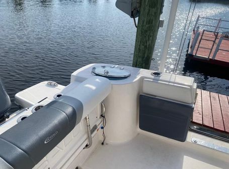 Robalo R272 Center Console image