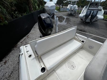 Boston-whaler 230-DAUNTLESS image