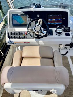 Sea Ray 400 Fly image