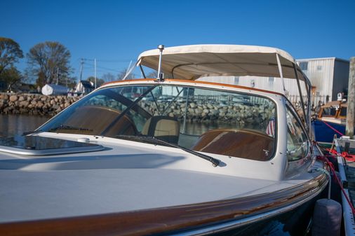 Hinckley Talaria 29 Runabout image